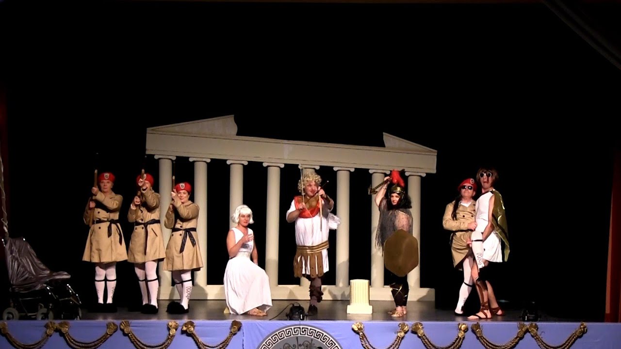 Comit&eacute; des f&ecirc;tes de Montchanin-La croisi&egrave;re s'amuse 2019-1&egrave;re partie Parodie - Les d&eacute;esses et gardes