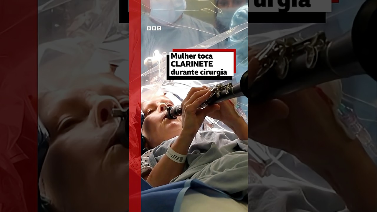 Mulher toca clarinete durante opera&ccedil;&atilde;o no c&eacute;rebro