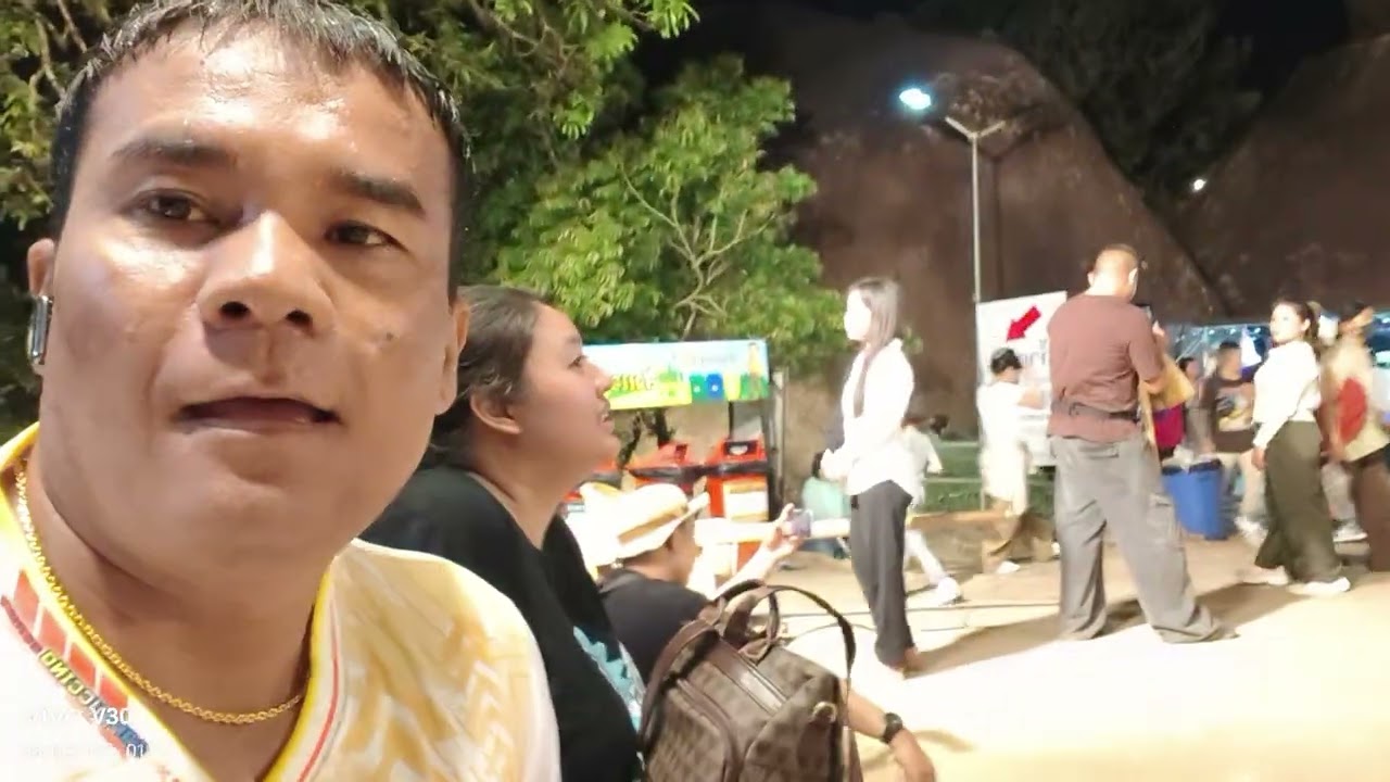 ครอบครัวตัวดำ(ขึ้นเขาคิชฌกูฏ