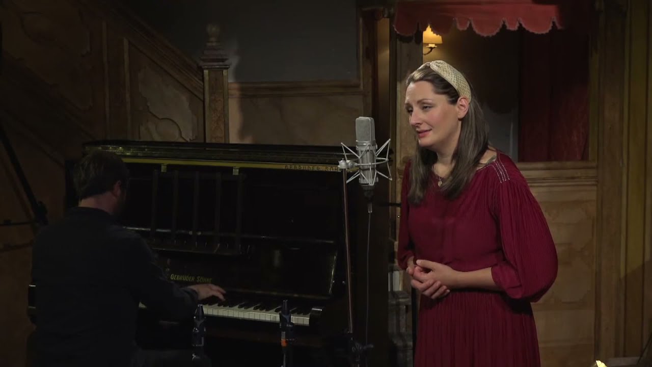 Sueltate las Cintas by Gustavo Santaolalla. Alice Zawadzki Live at the Sands Films Music Room.
