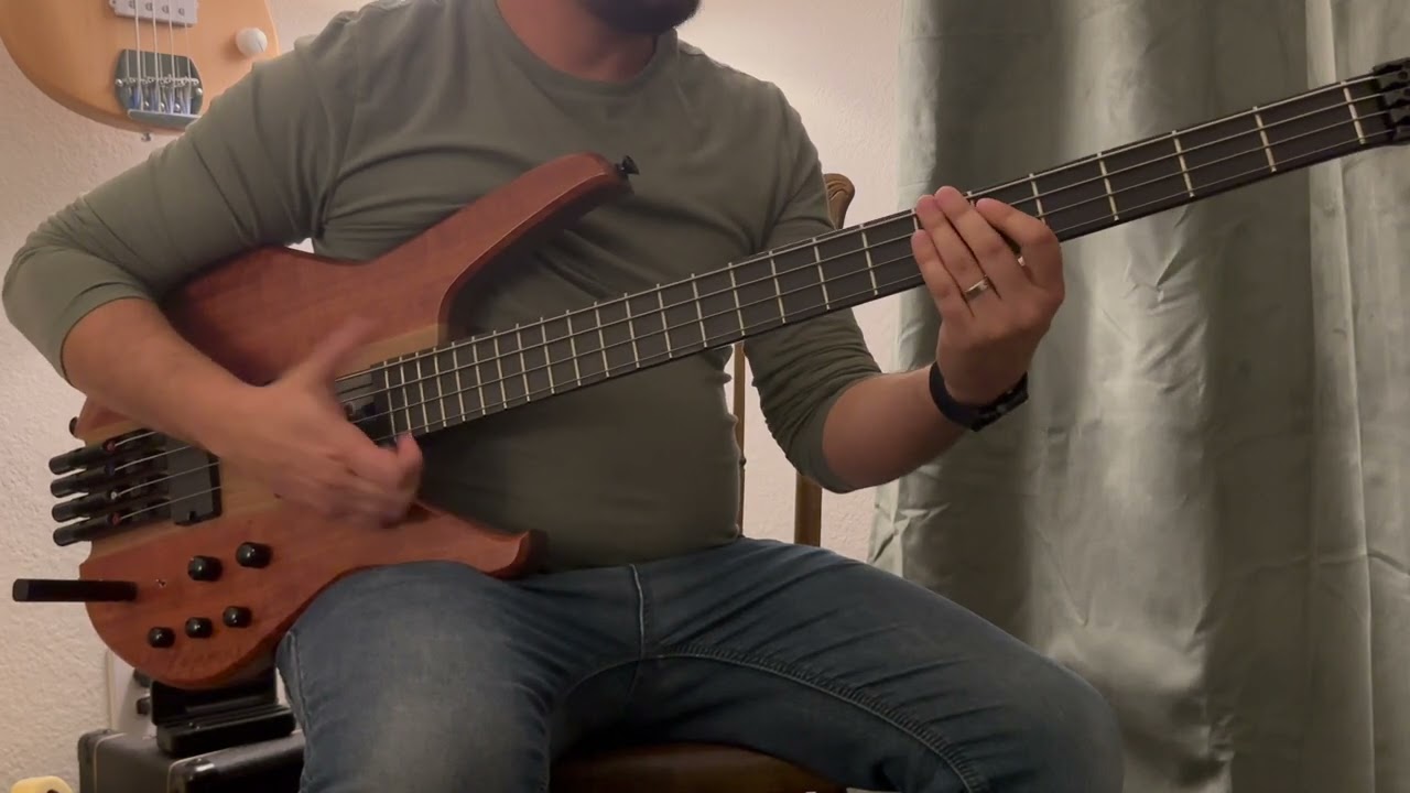 Advent of Bass #9 - Emmanuel/Little Town - Amy Grant | Bass Cover