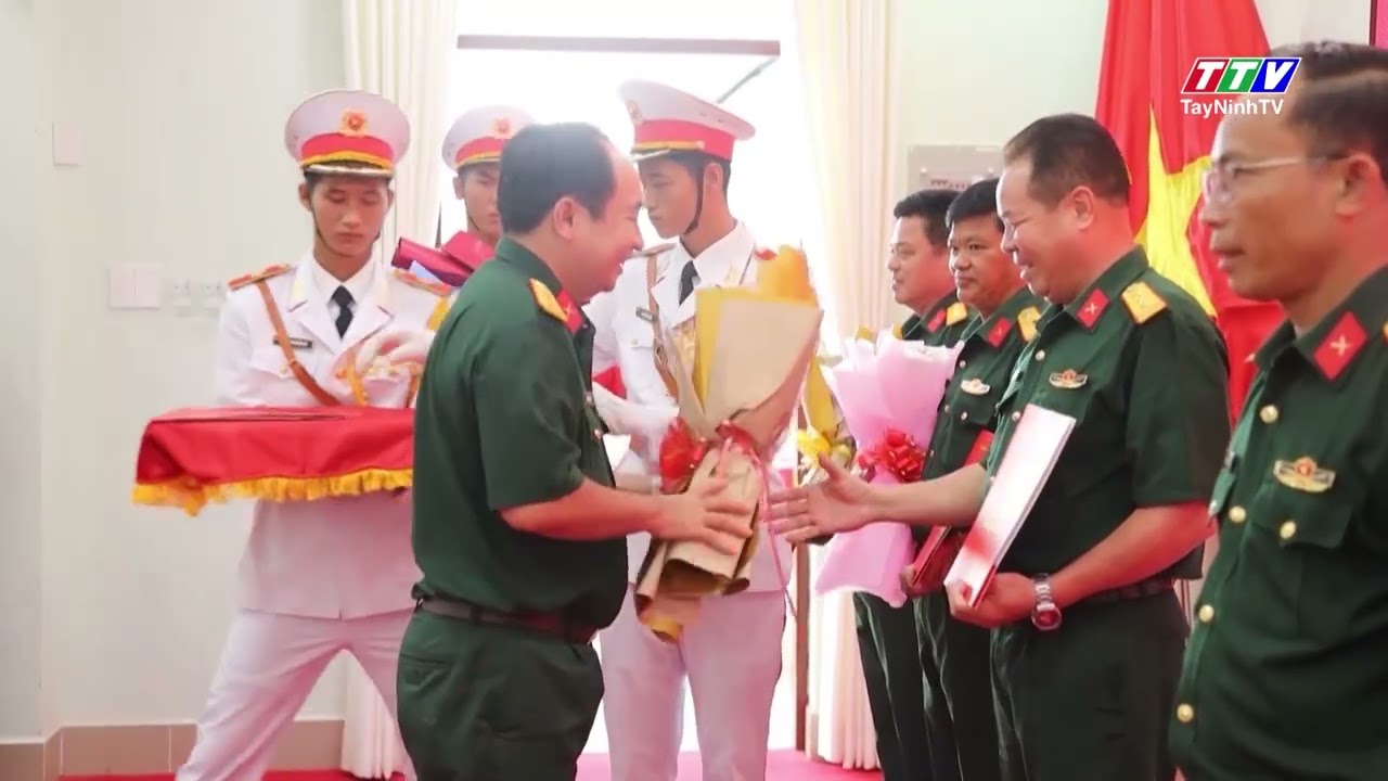 Bộ CHQS tỉnh Tây Ninh tổ chức trao quyết định thăng quân hàm, nâng lương và nghỉ hưu theo NĐ 178