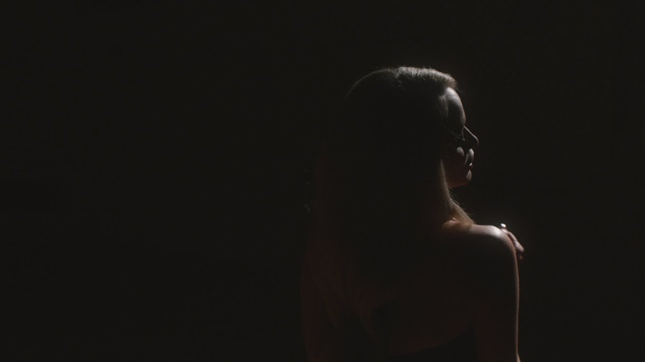 Dominika Mirgov&aacute; - L&Aacute;SKA (prod.Fillipian)