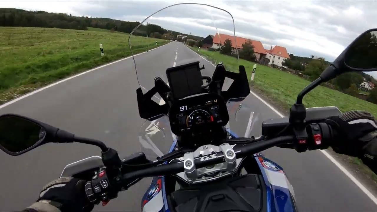 BMW R1300GS Probefahrt. Von einer BMW S1000R auf die GS. Eine BMW F800GS 2024 für Sabrina bestellt.