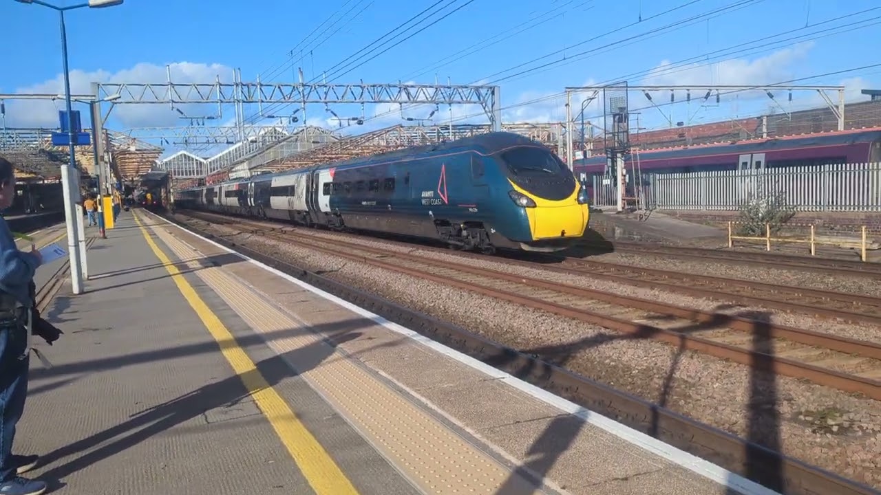 The Avanti west coast class 390 at crewe station 