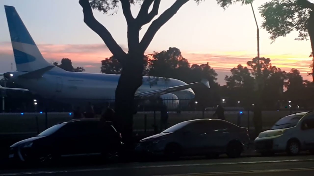 Boeing 737 Max 8 AA pista 13