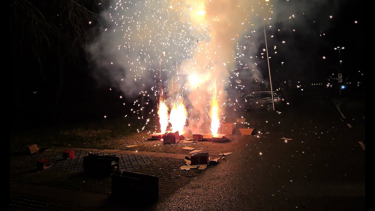 1682 shots crackling color cannonade vuurwerkshow New Year 2025-2026