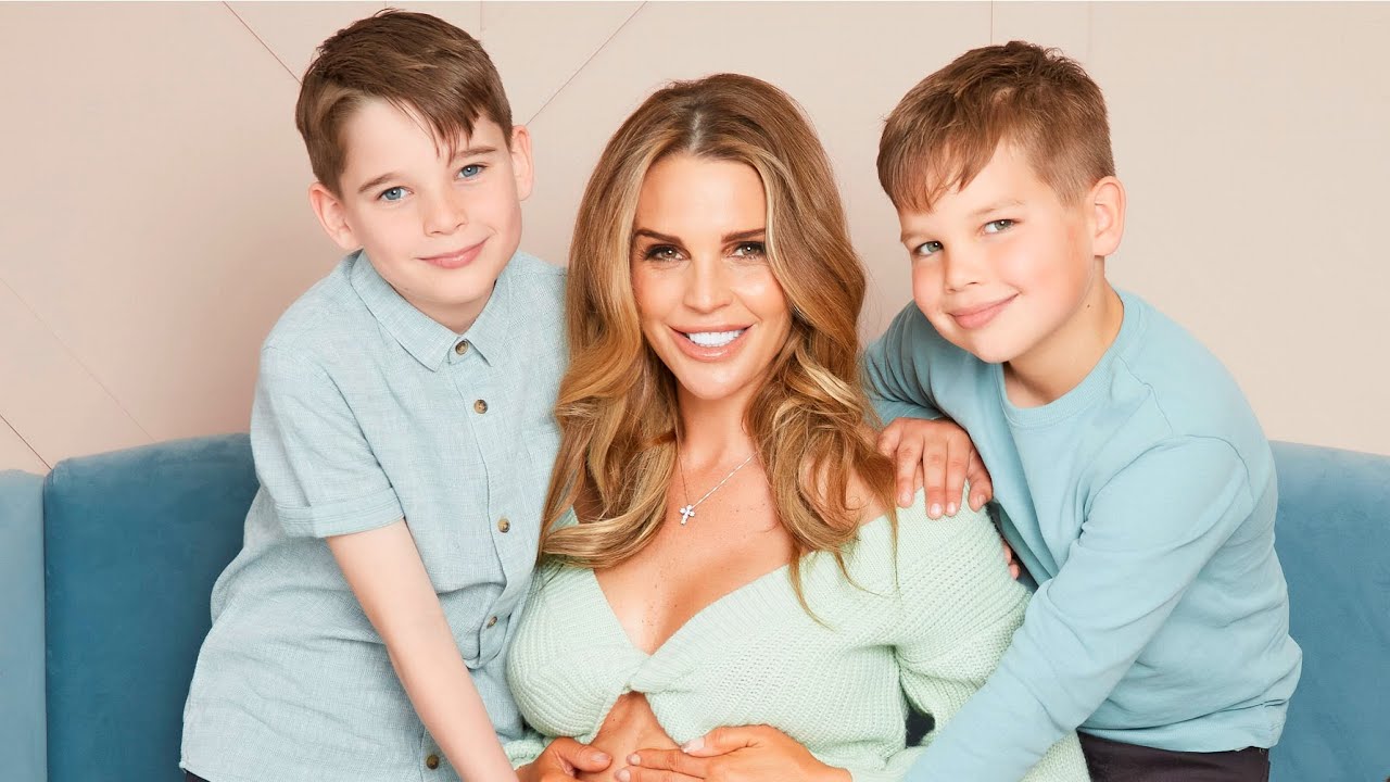 Danielle Lloyd's pregnancy announcement with Closer magazine: Behind The Scenes