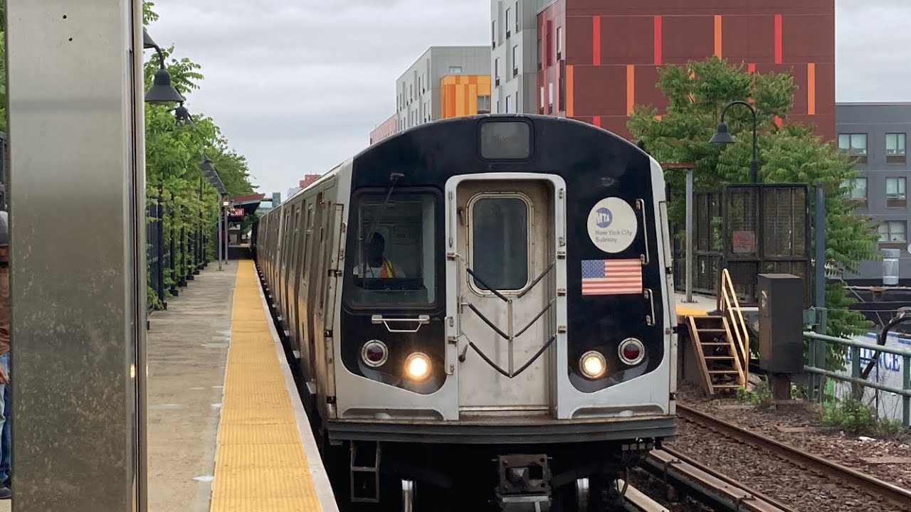 (L) Train Action w/ Not in Service R143 At New Lots Avenue