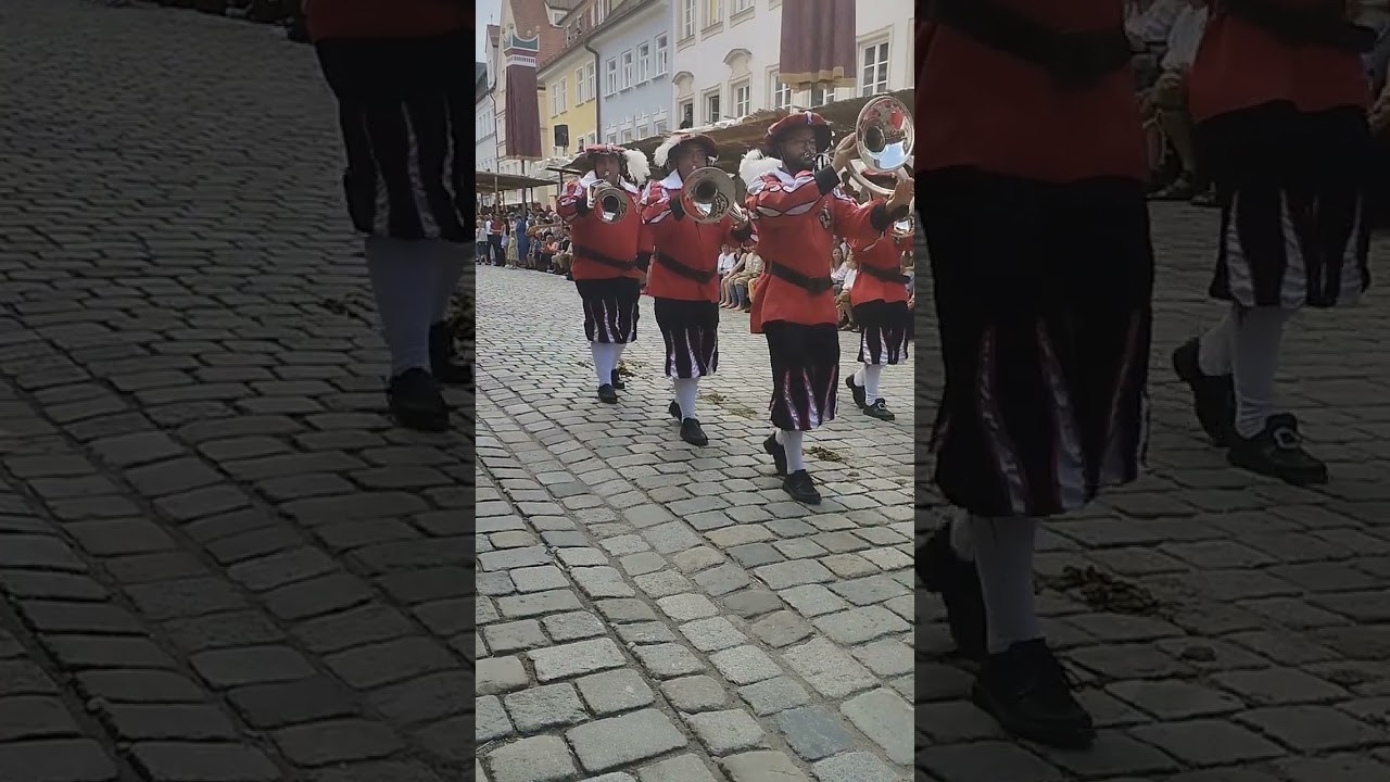 @Der Fanfarenzug Daugendorf beim Tänzelfest 2023.