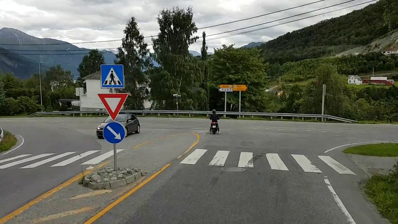 ألَق السَّعادة في قرية "ستراندا" بالنرويج & Happened in the village of Stranda -  Norway
