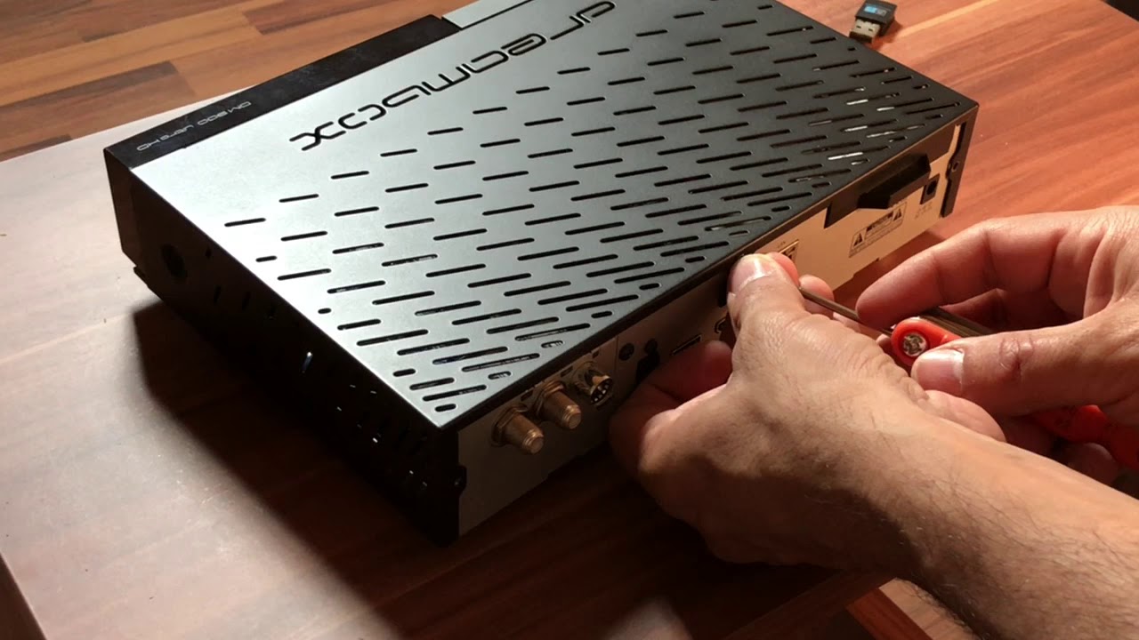 Dreambox 900 UHD Triple-Tuner Einbau