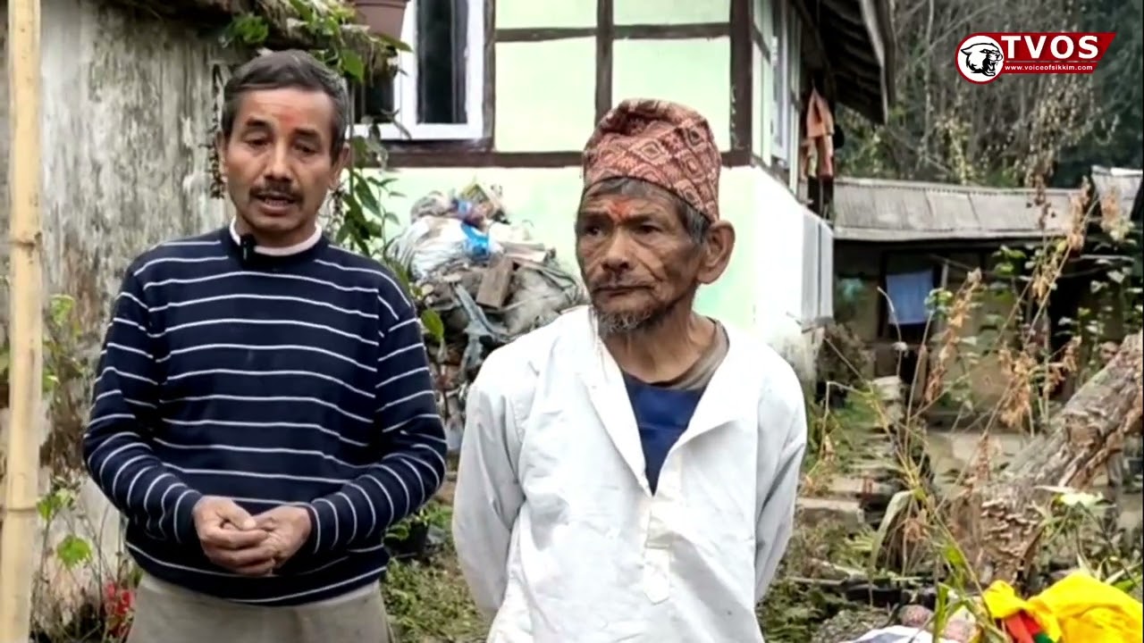 गेजिङमा हिजो राती श्री जंग बहादुर खतिवडा (७२) को घर जलेर नष्ट। 