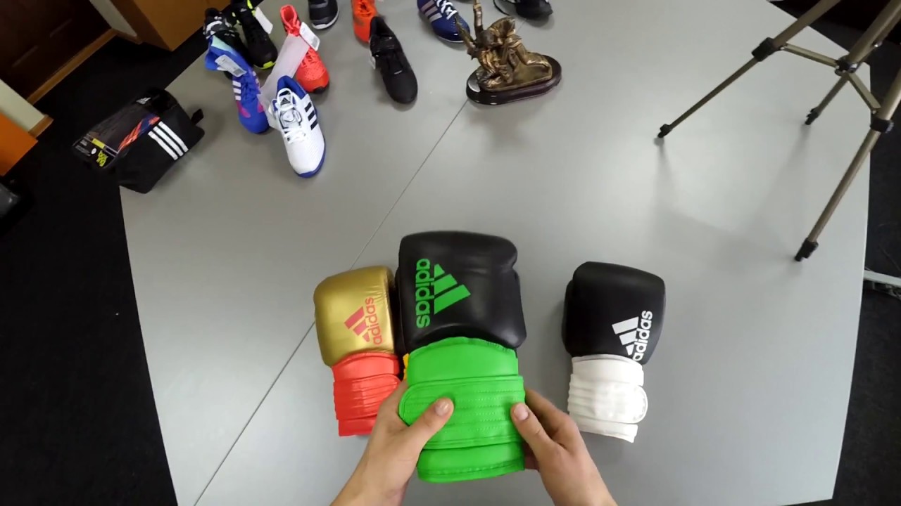 Боксерские перчатки adidas Hybrid 300