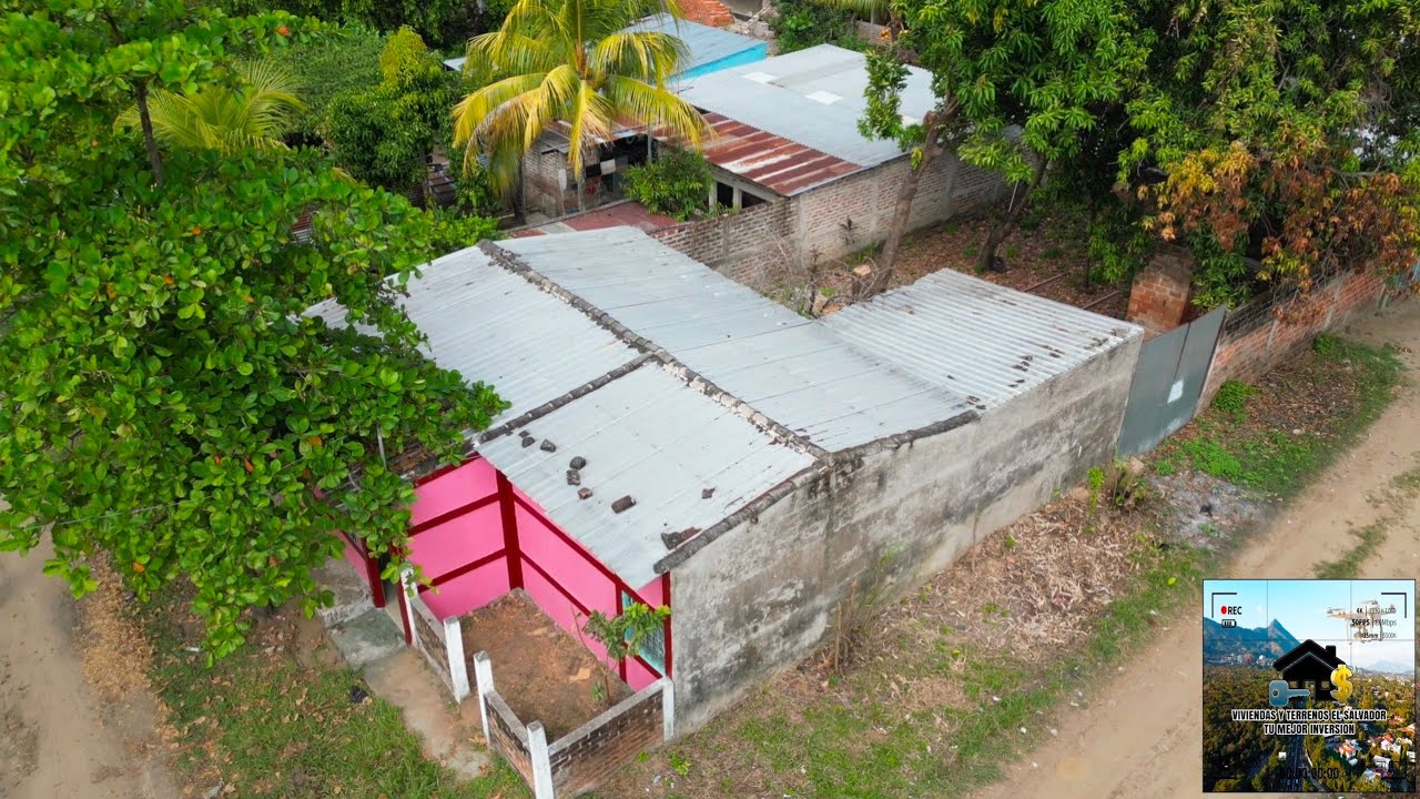 #202 Casa De Esquina con Arboles Frutales a 3 minutos de Centro Comercial El Encuentro Aguilares 