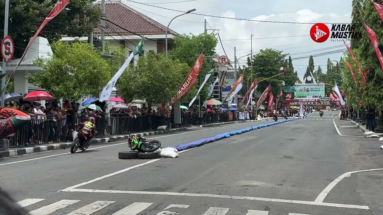 Saling Adu Kecepatan Pembalap di DWS roadrace Blora 2026