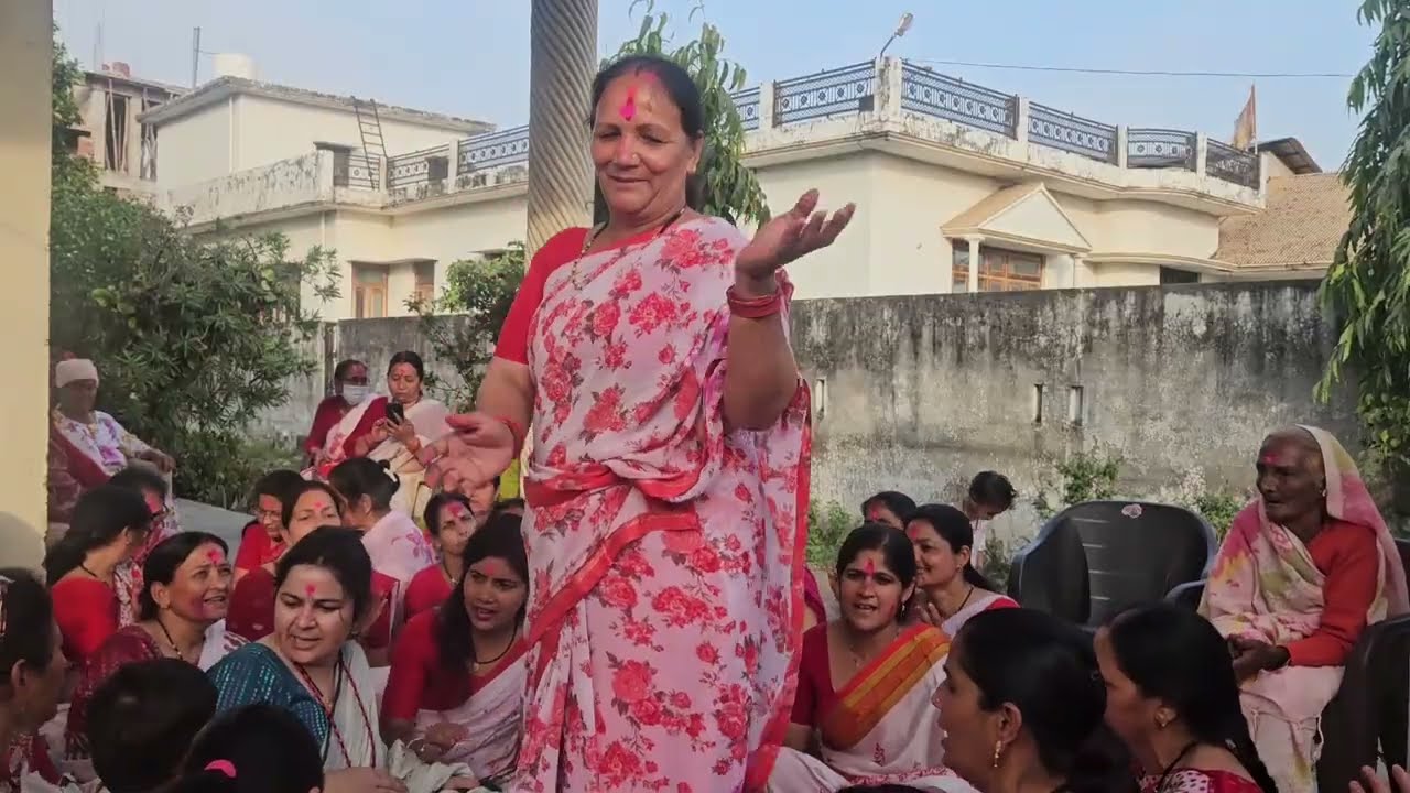 दईया किसने डालो नयन में गुलाल।khushi joshi holi।mahila holi। kumauni holi। paramparik holi