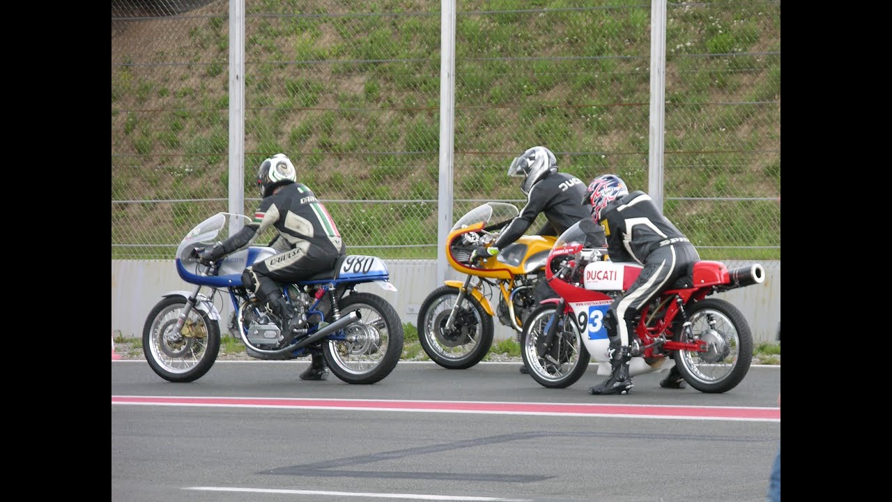 2012 Festival Italia Festival Classic race Ducati 350 vs the big bevel twins