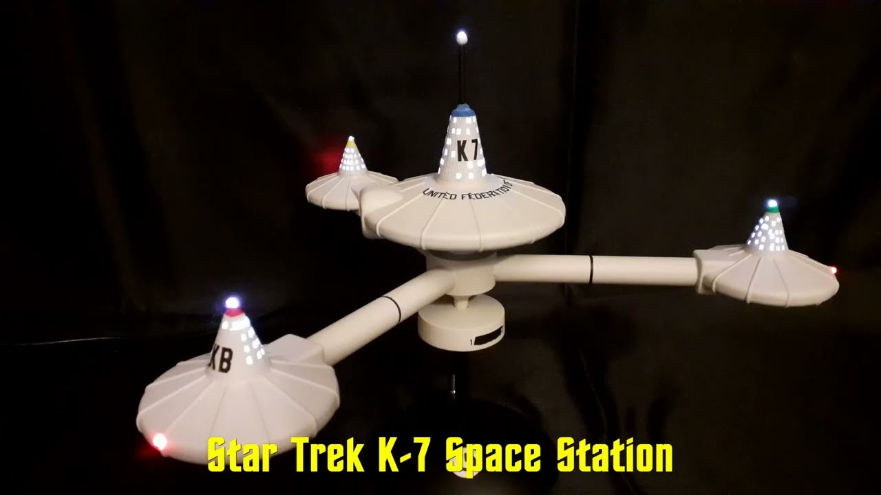 STAR TREK TOS K-7 SPACE STATION MODEL KIT