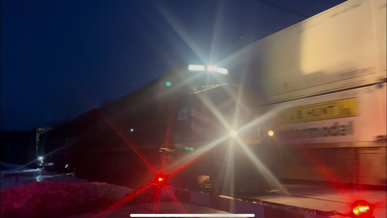 NS 8104 Lehigh Valley meets a solo lead intermodal at River Road crossing 