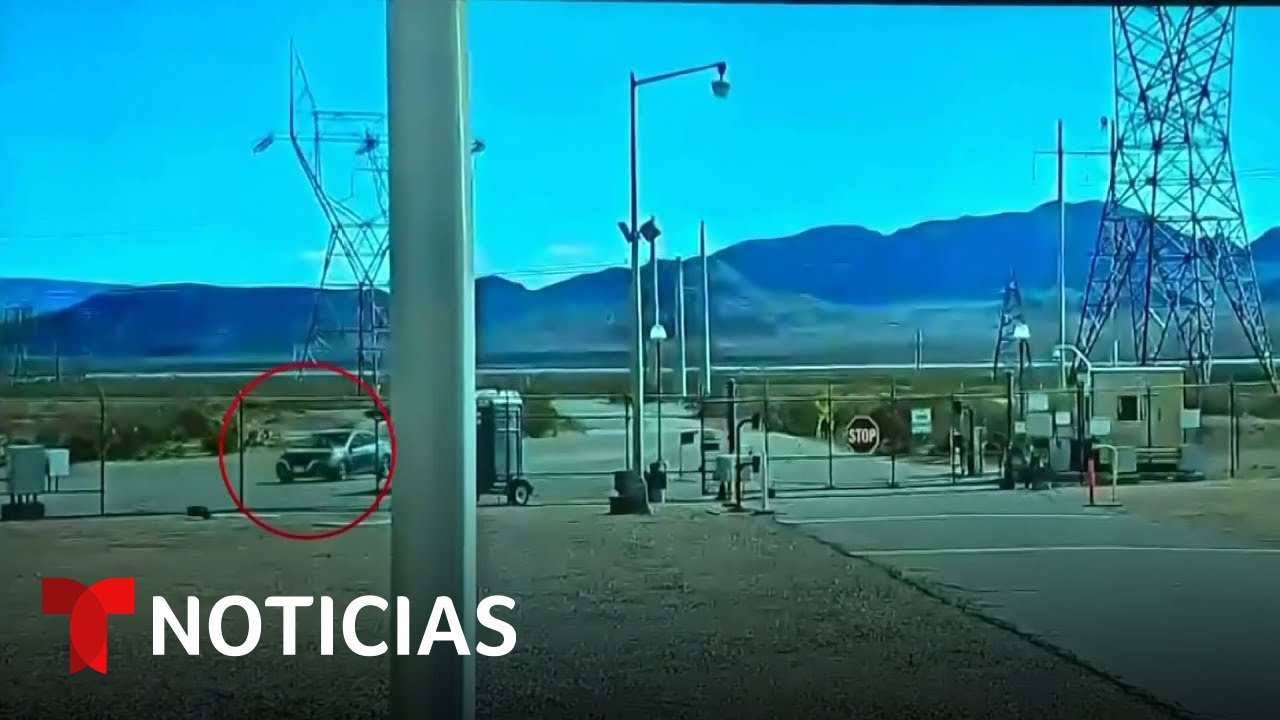 Encuentran muerto a conductor que se estrelló contra una subestación eléctrica | Noticias Telemundo