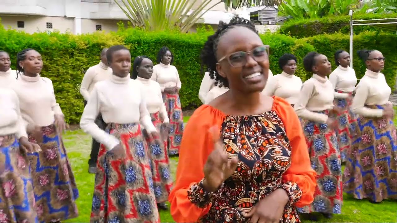 AHSANTE BABA AIC TULWOBMOI LATEST ALBUM