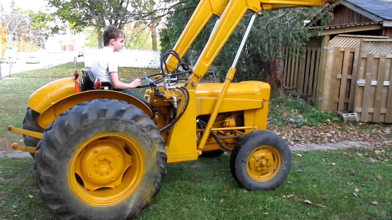202 MASSEY FERGUSON WORK BULL 001.MOV