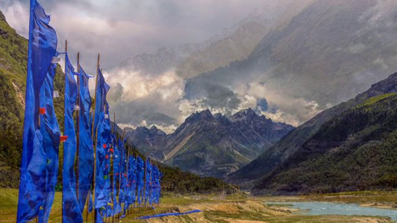 The Yumthang Valley Or Sikkim Valley Of Flowers Sanctuary.. /Travel With Tony