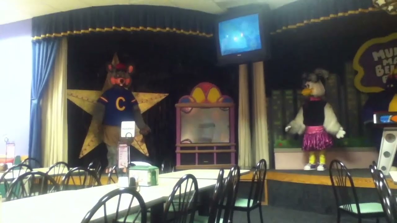 Chuck E Cheese: Fargo, ND Fall 2014 [Best Song Ever]