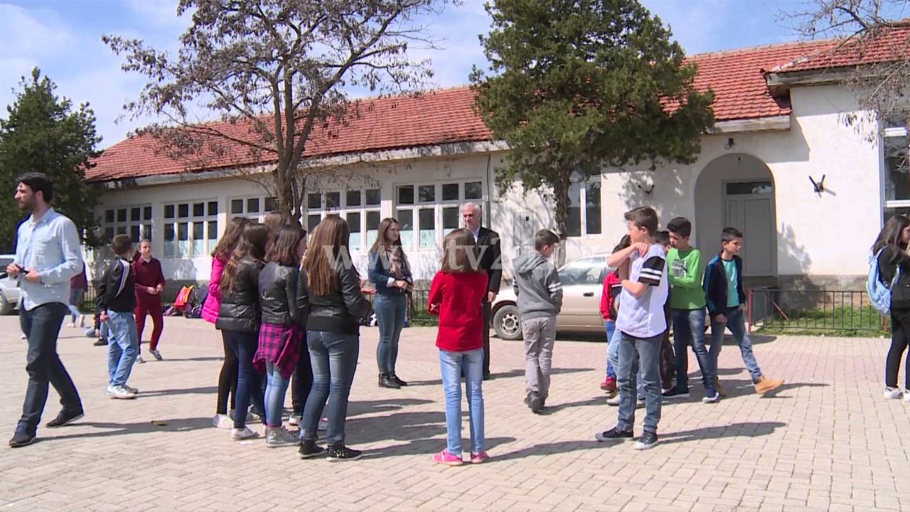 Dy vjet pas djegies nuk ka rindërtim, kushte të vështira për mësim në shkollën e Rashçes!