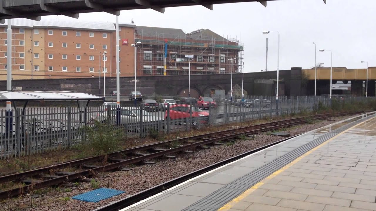 (HD) Leicester railway station 03/04/2015