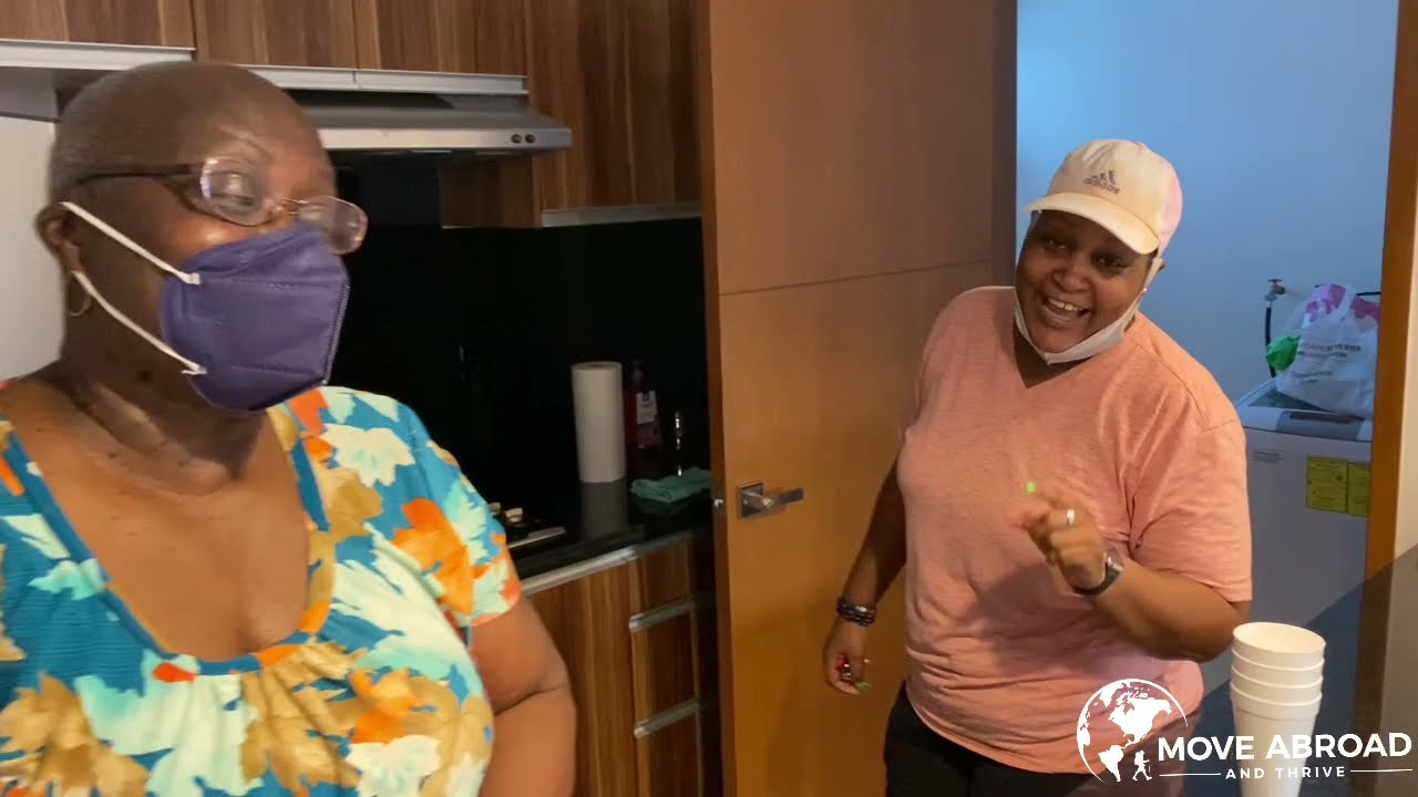 RETIRED BALTIMORE POLICEWOMAN MOVES TO MEXICO ... HER FAMILY HAS FOLLOWED IN HOT PURSUIT!