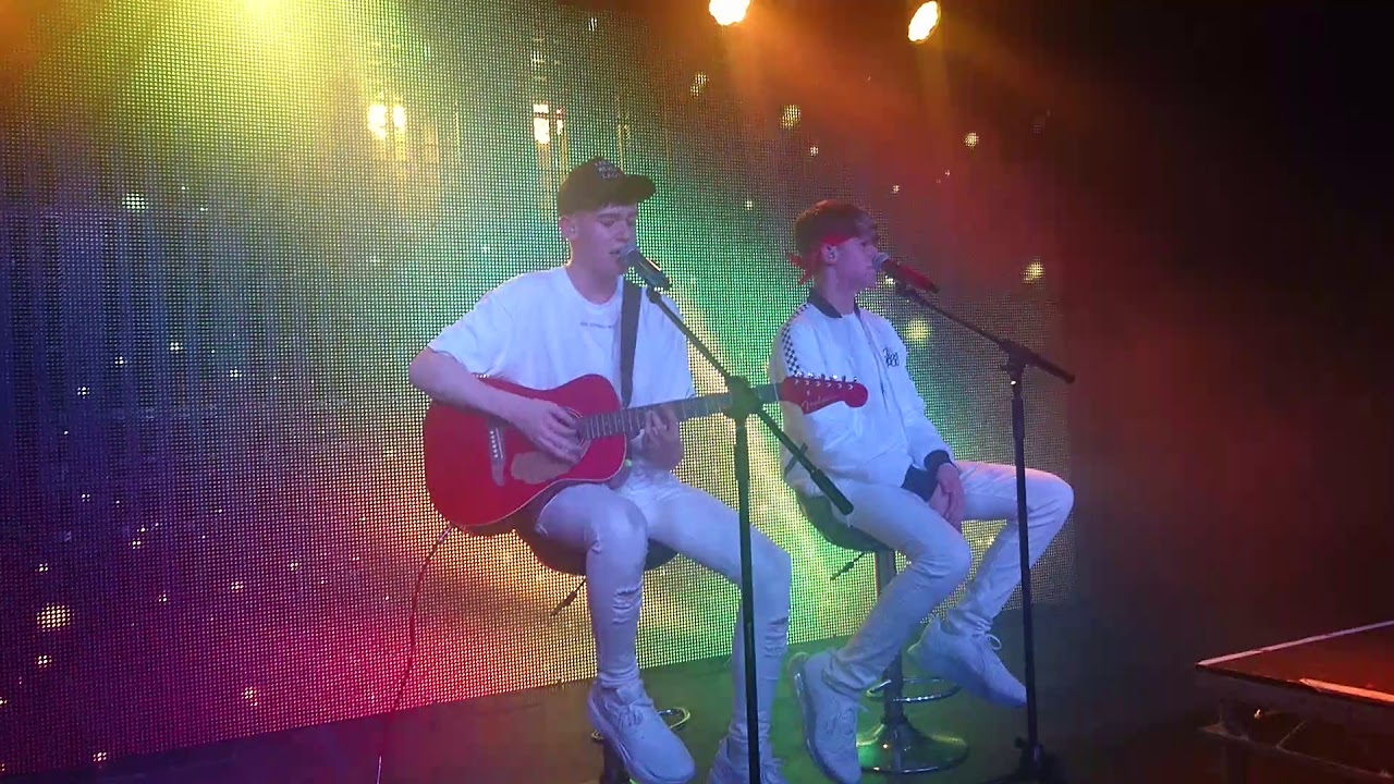 Max & Harvey - cover - Room on the 3rd floor - Stranger tour - Manchester.