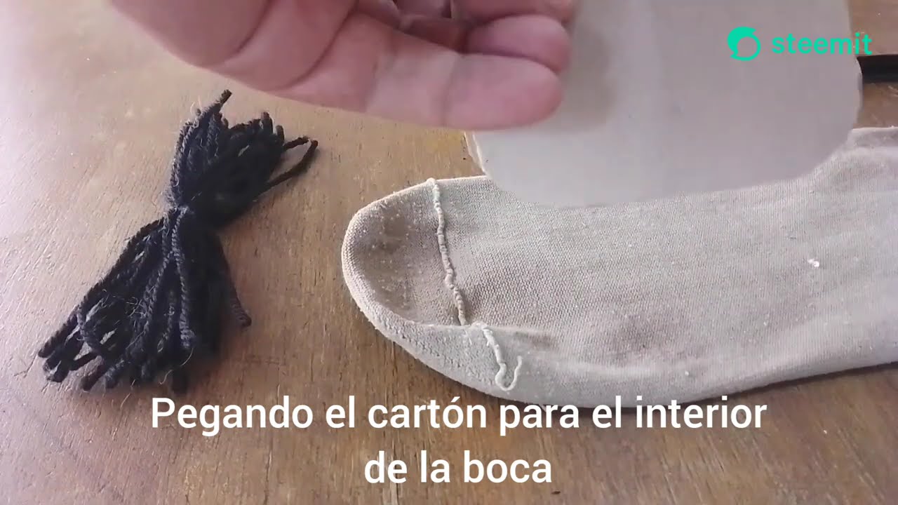 Haciendo un títere con un calcetín (video para Steemit)