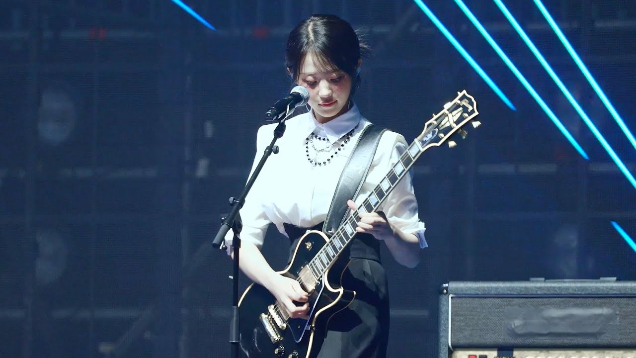 [4K]250621 QWER HINA 히나 @ 서울가요대상 - 눈물참기 + 고민중독 직캠