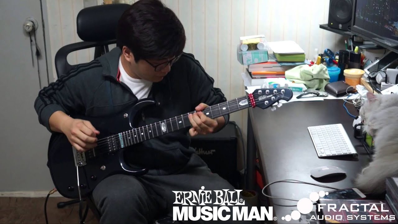 Musicman JPM VS Les Paul(Michiya Haruhata - Next Season)