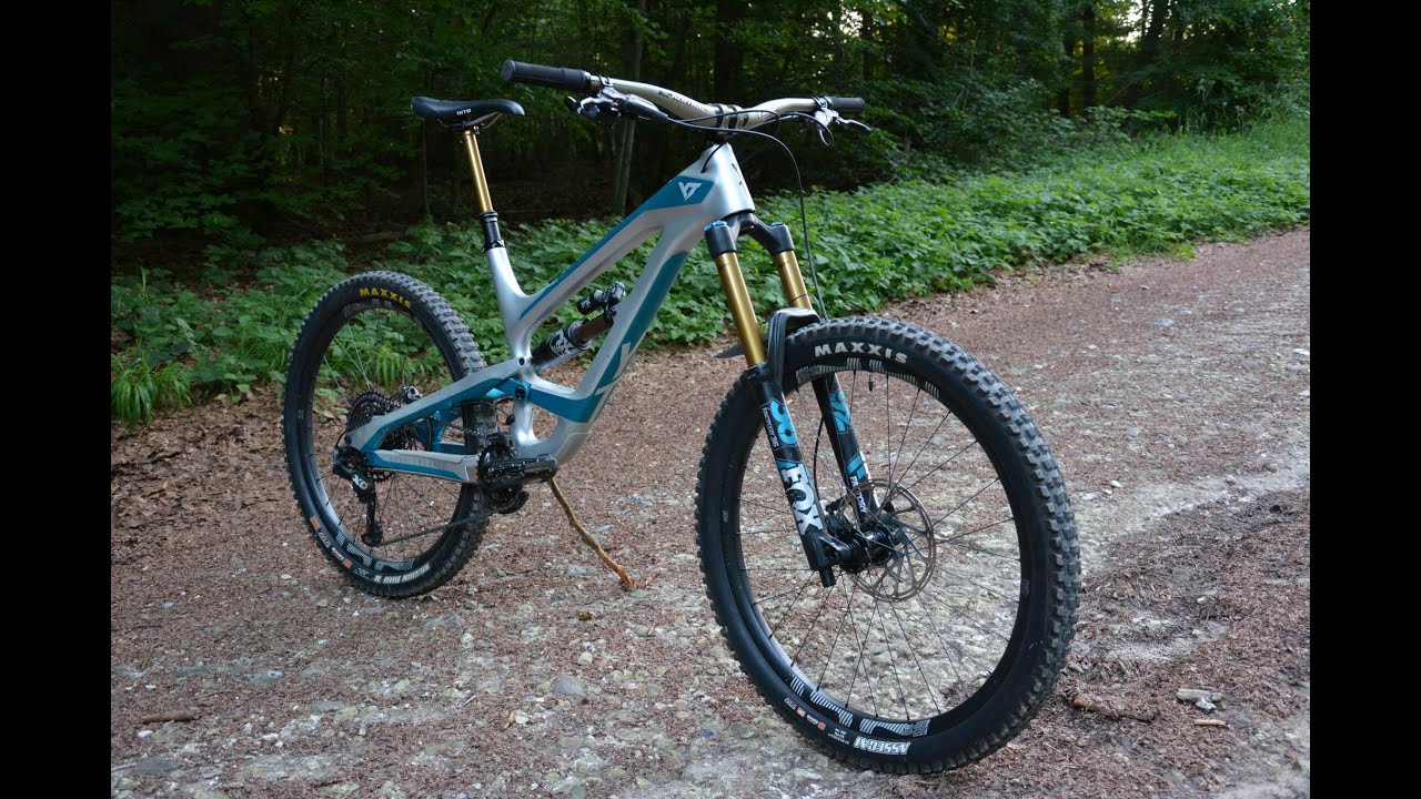 2019 YT Capra CF 275 PRO RACE - Bike Check -