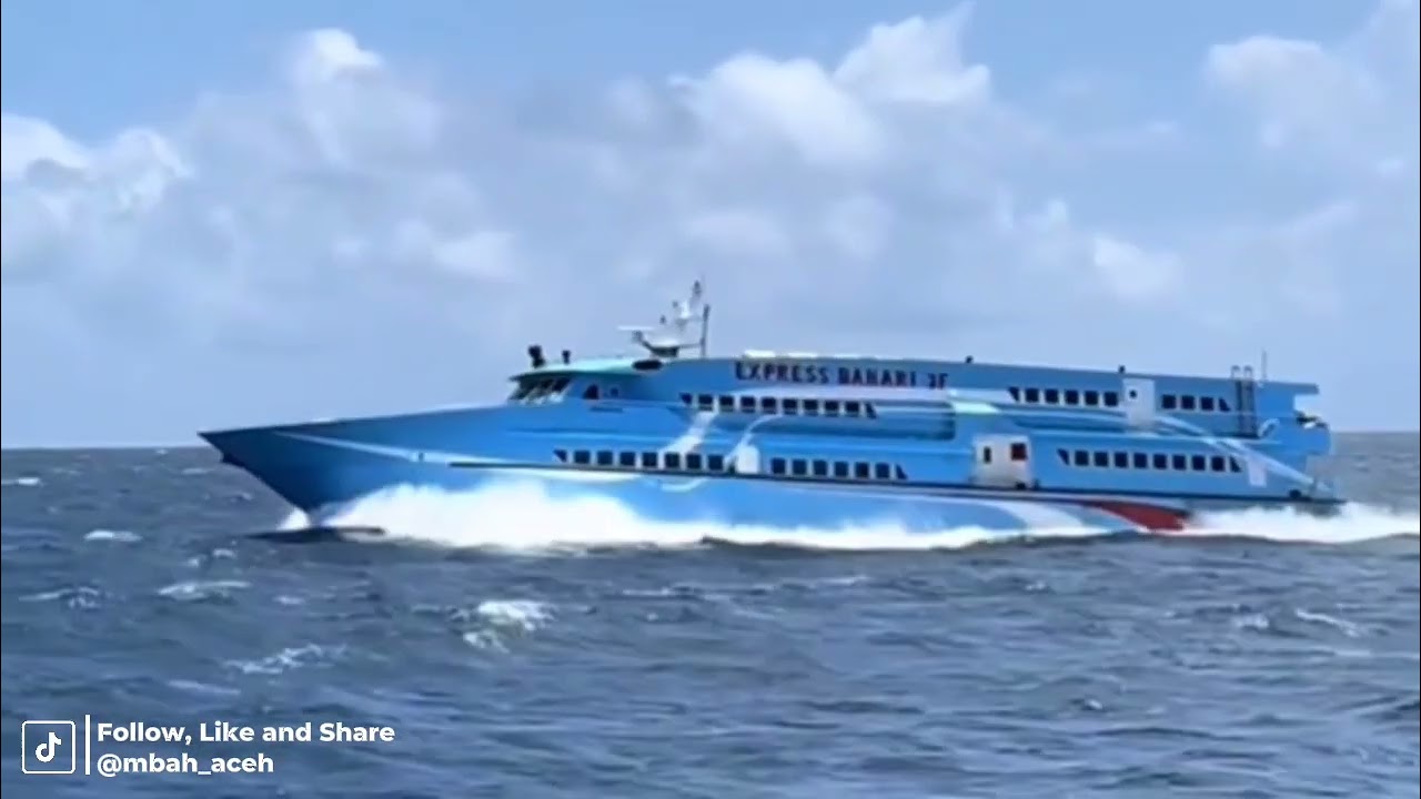 POTRET EXPRESS BAHARI 3F JURUSAN GRESIK - PULAU BAWEAN