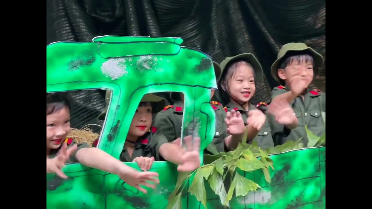 Trải nghiệm “ Chú Bộ Đội trên thao trường”