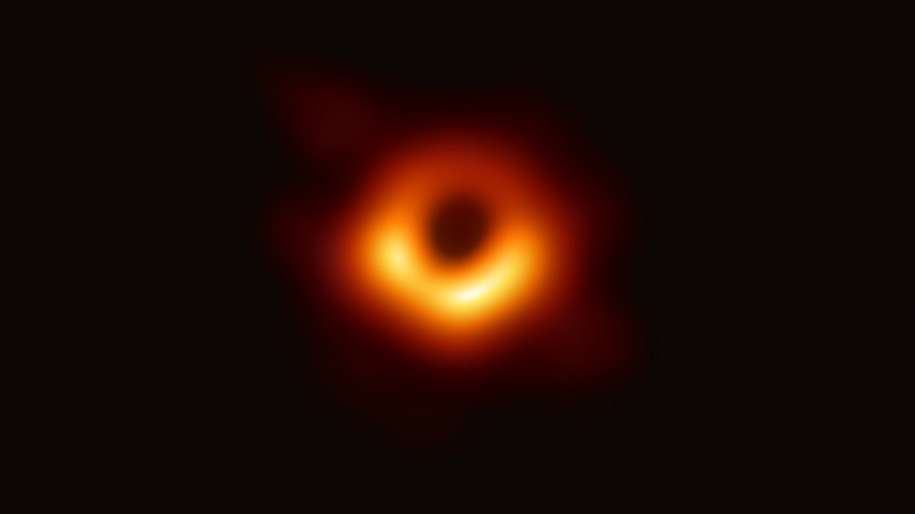 First black hole image explained in hindi (M87 Black Hole) - जानिये इसमें क्या है खास