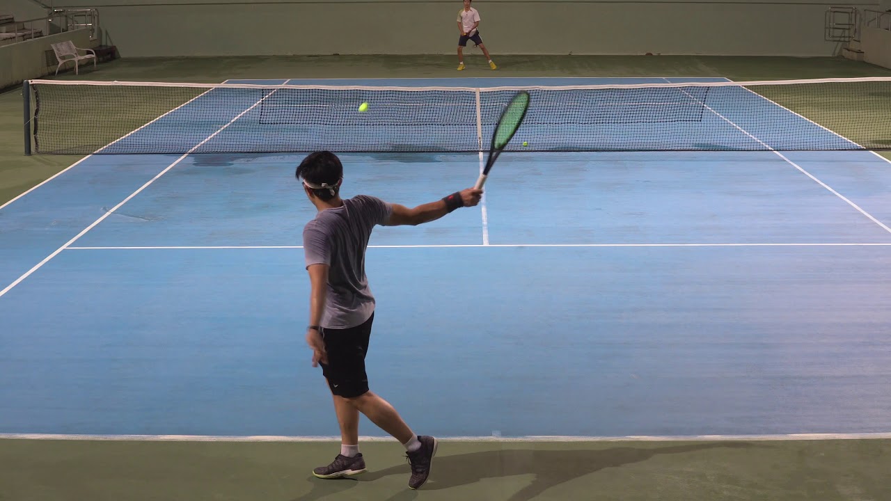 Hitting with Wilson Pro Staff RF 97 Autograph (black)