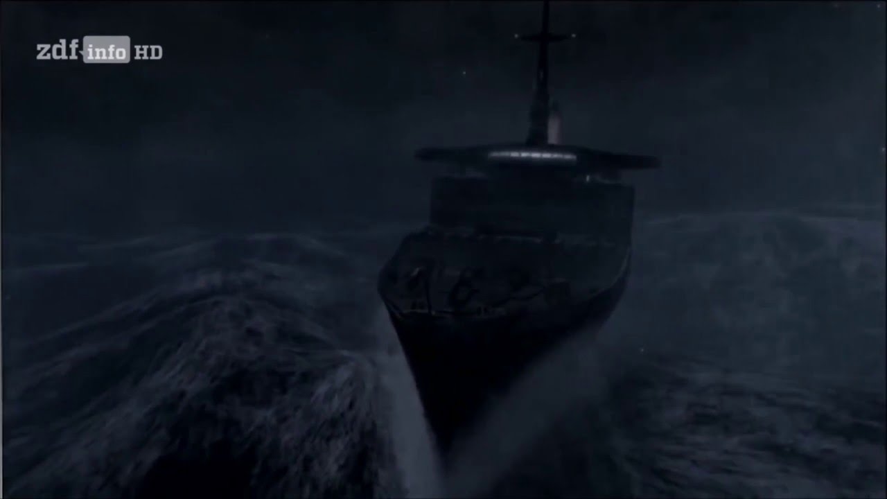 Queen Elizabeth 2 hits rogue wave