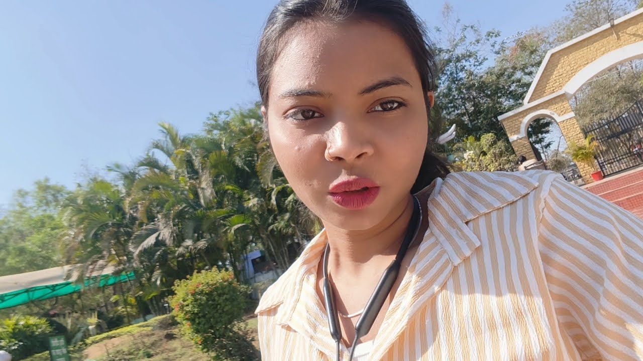 A calm day out 🌿College errands, sister duties, solo moments & a little street food happiness 🤍✨