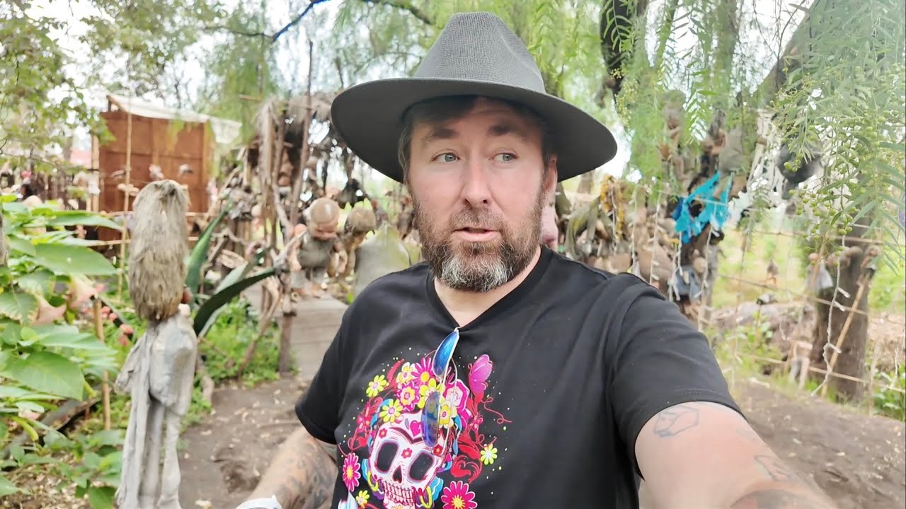 Island Of The Dead Dolls In Mexico Was CREEPY - Xochimilco Canal Boat Ride / Total Recall & Mariachi