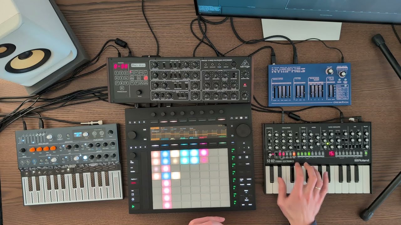 Jamming with Ableton Push 3 and all my synths