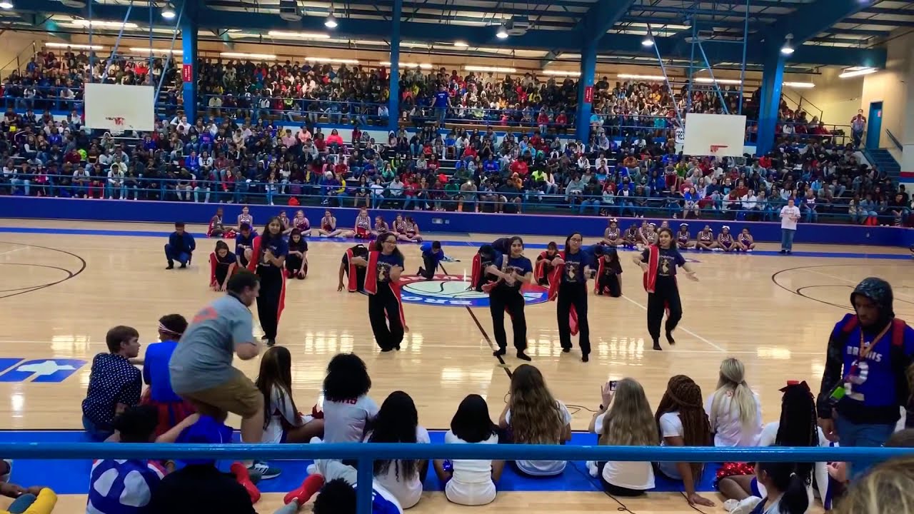 Bollywood Bruins Senior Pep Rally 2019 - Bollywood Medley Dance