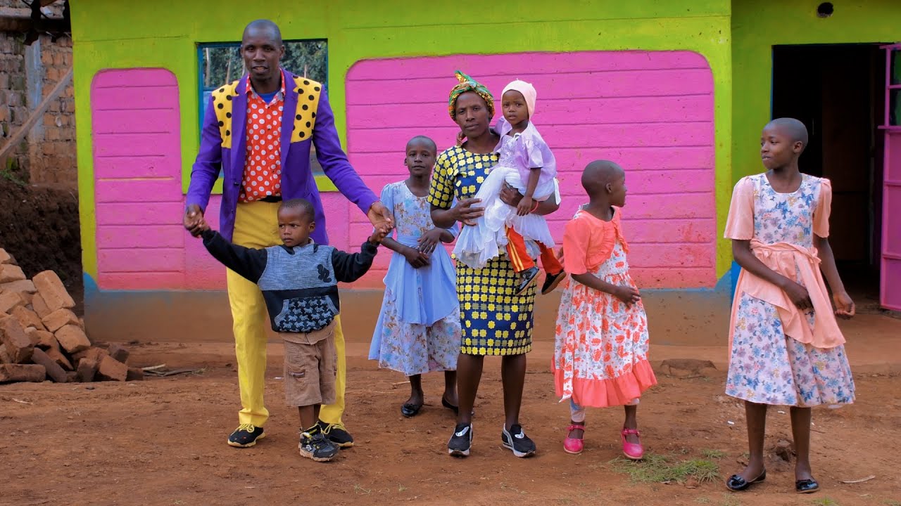 Embarambamba Mama Watoto Song/ Venny Osike Bibi Wa Embarambamba