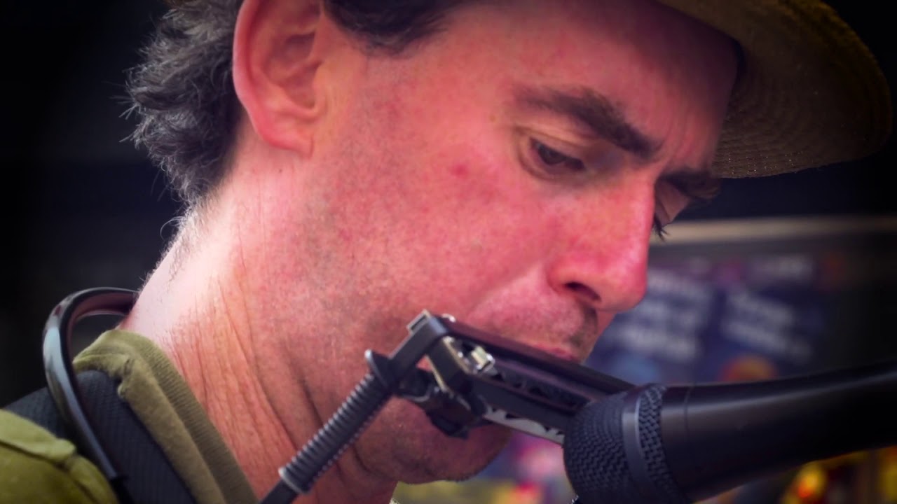 Tim Scanlan busks The Howling of Swanson. Melbourne Busker 2020