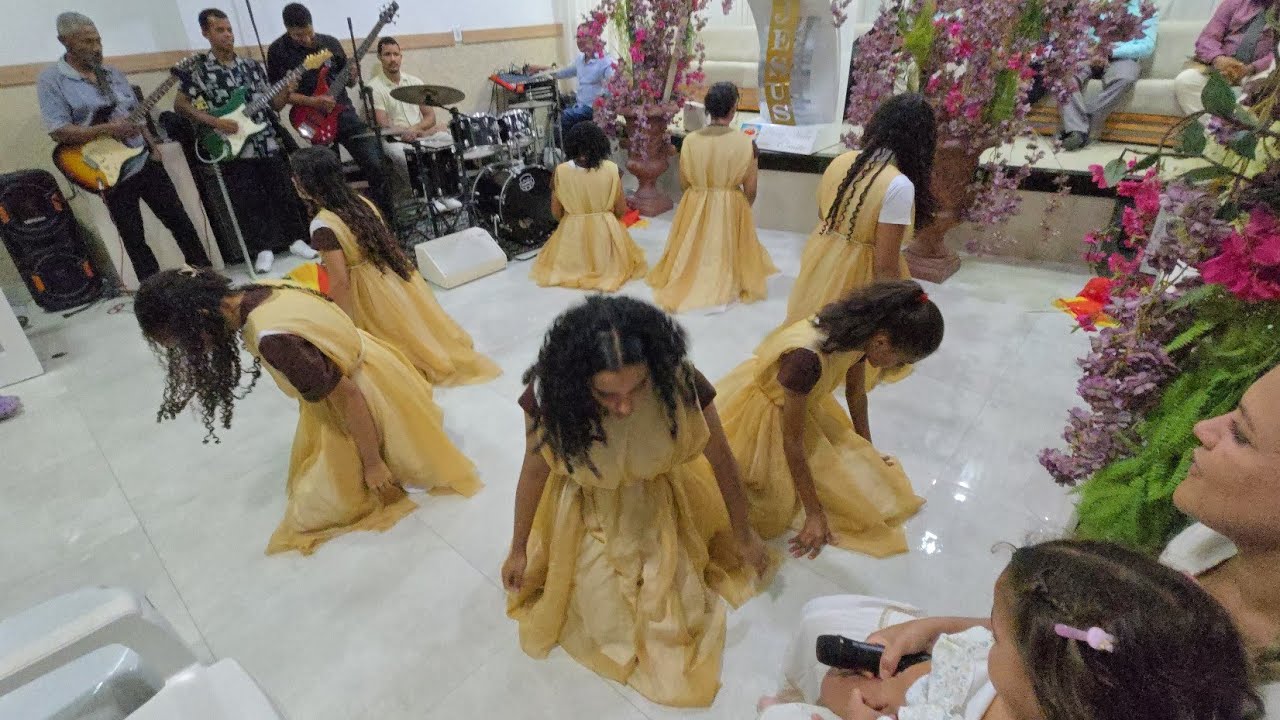 Coreografia    Até  que o Senhor venha...