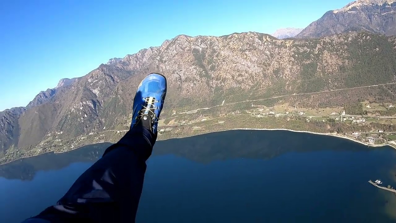 Gleitschirmfliegen am Idrosee